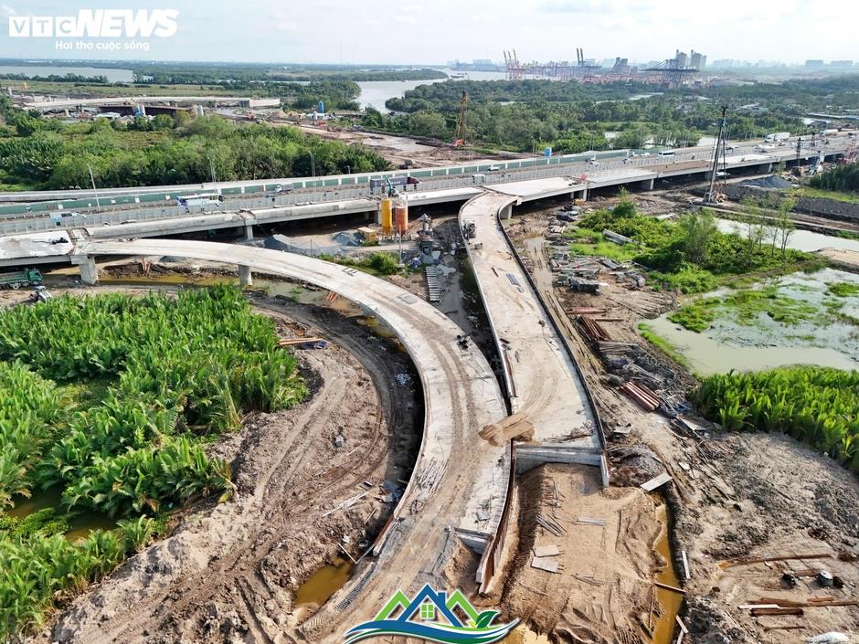 Toàn cảnh gần 14 km đường Vành đai 3 qua Thủ Đức tăng tốc về đích Toàn cảnh gần 14 km đường Vành đai 3 qua Thủ Đức tăng tốc về đích