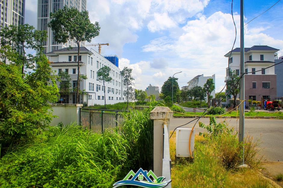 Toàn cảnh hàng chục nghìn nhà hoang, đất nền trống có thể bị đánh thuế luỹ tiến đến 10% ở TP.HCM Toàn cảnh hàng chục nghìn nhà hoang, đất nền trống có thể bị đánh thuế luỹ tiến đến 10% ở TP.HCM