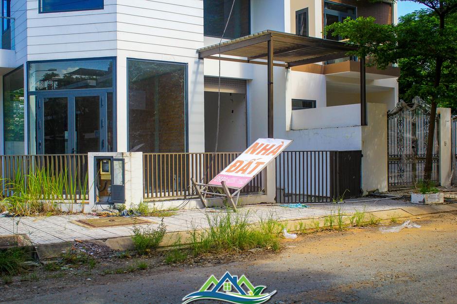 Toàn cảnh hàng chục nghìn nhà hoang, đất nền trống có thể bị đánh thuế luỹ tiến đến 10% ở TP.HCM Toàn cảnh hàng chục nghìn nhà hoang, đất nền trống có thể bị đánh thuế luỹ tiến đến 10% ở TP.HCM