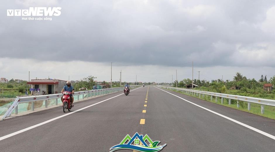 Toàn cảnh tuyến đường bộ ven biển Hưng Yên gần 5.000 tỷ đồng sắp cán đích Toàn cảnh tuyến đường bộ ven biển Hưng Yên gần 5.000 tỷ đồng sắp cán đích