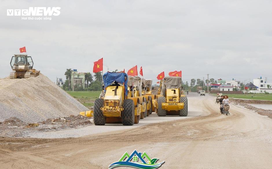 Toàn cảnh tuyến đường bộ ven biển Hưng Yên gần 5.000 tỷ đồng sắp cán đích Toàn cảnh tuyến đường bộ ven biển Hưng Yên gần 5.000 tỷ đồng sắp cán đích