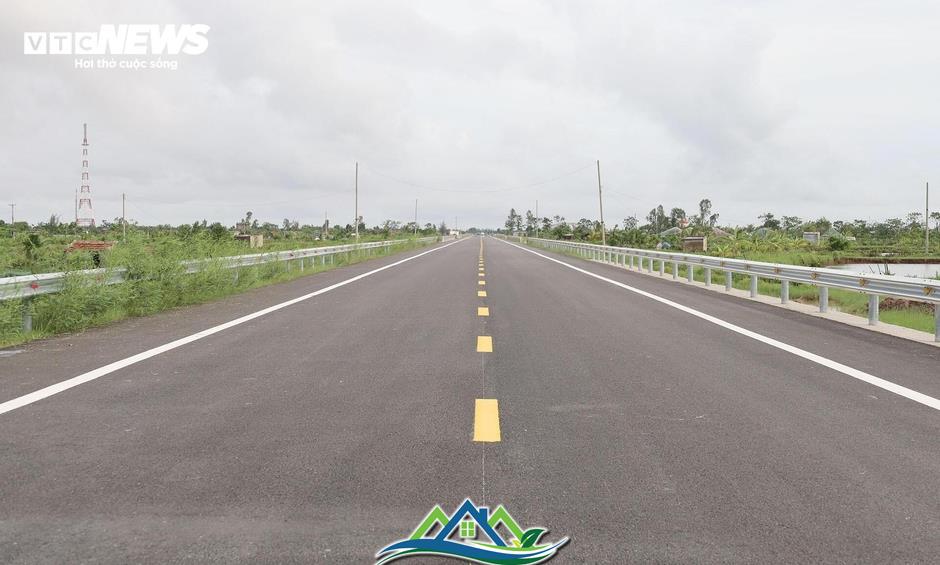 Toàn cảnh tuyến đường bộ ven biển Hưng Yên gần 5.000 tỷ đồng sắp cán đích Toàn cảnh tuyến đường bộ ven biển Hưng Yên gần 5.000 tỷ đồng sắp cán đích