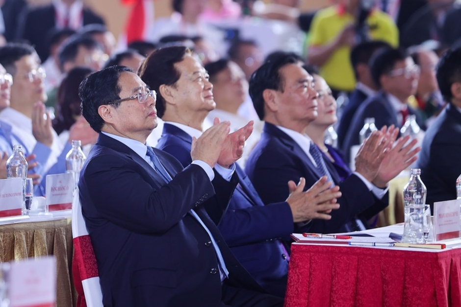 TỔNG THUẬT: Lễ khởi công, khánh thành 250 công trình tiêu biểu trên cả nước chào mừng Cách mạng tháng Tám và Quốc khánh 2/9 TỔNG THUẬT: Lễ khởi công, khánh thành 250 công trình tiêu biểu trên cả nước chào mừng Cách mạng tháng Tám và Quốc khánh 2/9