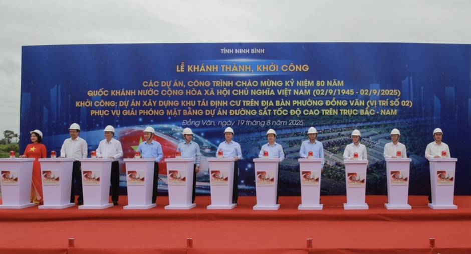 TỔNG THUẬT: Lễ khởi công, khánh thành 250 công trình tiêu biểu trên cả nước chào mừng Cách mạng tháng Tám và Quốc khánh 2/9 TỔNG THUẬT: Lễ khởi công, khánh thành 250 công trình tiêu biểu trên cả nước chào mừng Cách mạng tháng Tám và Quốc khánh 2/9