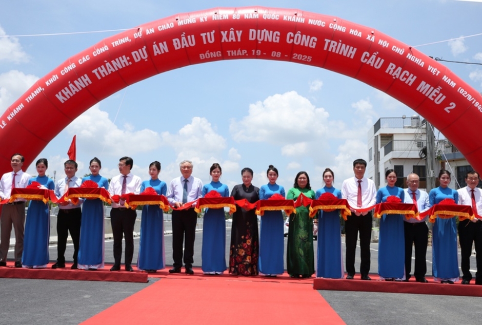 TỔNG THUẬT: Lễ khởi công, khánh thành 250 công trình tiêu biểu trên cả nước chào mừng Cách mạng tháng Tám và Quốc khánh 2/9 TỔNG THUẬT: Lễ khởi công, khánh thành 250 công trình tiêu biểu trên cả nước chào mừng Cách mạng tháng Tám và Quốc khánh 2/9