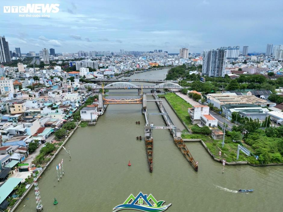 TP.HCM: Cận cảnh siêu dự án 10.000 tỷ mịt mờ ngày về đích TP.HCM: Cận cảnh siêu dự án 10.000 tỷ mịt mờ ngày về đích