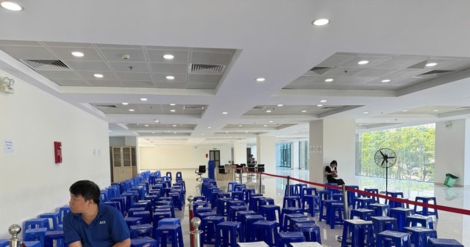 Trung tâm hành chính công Hà Nội bất ngờ 