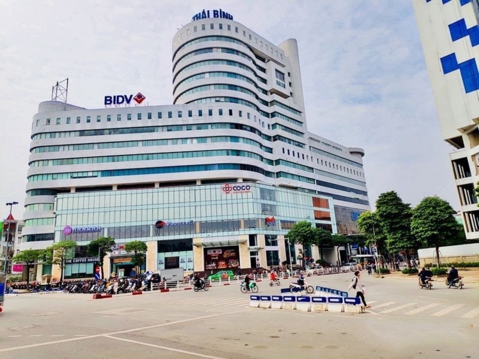 Trước vụ cháy lớn, tòa nhà 18 tầng nằm ở vị trí đắc địa tại Thái Hà từng gặp nhiều sự cố nghiêm trọng Trước vụ cháy lớn, tòa nhà 18 tầng nằm ở vị trí đắc địa tại Thái Hà từng gặp nhiều sự cố nghiêm trọng
