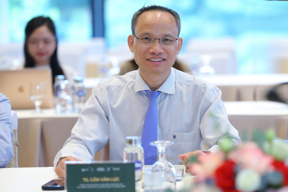 TS. Cấn Văn Lực: TP.HCM cần học cách quản lý như Seoul, xây đô thị như Thượng Hải, nhìn vào Thâm Quyến và Mumbai để phát triển