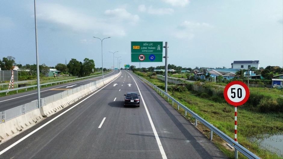 Từ khu Đông đến khu Tây, doanh nghiệp liên tục bung hàng, thị trường bất động sản phía Nam “sang trang mới” vào cuối năm? Từ khu Đông đến khu Tây, doanh nghiệp liên tục bung hàng, thị trường bất động sản phía Nam “sang trang mới” vào cuối năm?
