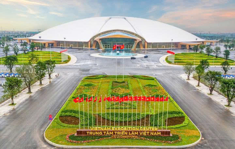 Từ trung tâm hội chợ lớn nhất miền Bắc, doanh nghiệp của tỷ phú Phạm Nhật Vượng đã “thần tốc” triển khai khu phức hợp thương mại với những kỷ lục chưa từng có Từ trung tâm hội chợ lớn nhất miền Bắc, doanh nghiệp của tỷ phú Phạm Nhật Vượng đã “thần tốc” triển khai khu phức hợp thương mại với những kỷ lục chưa từng có