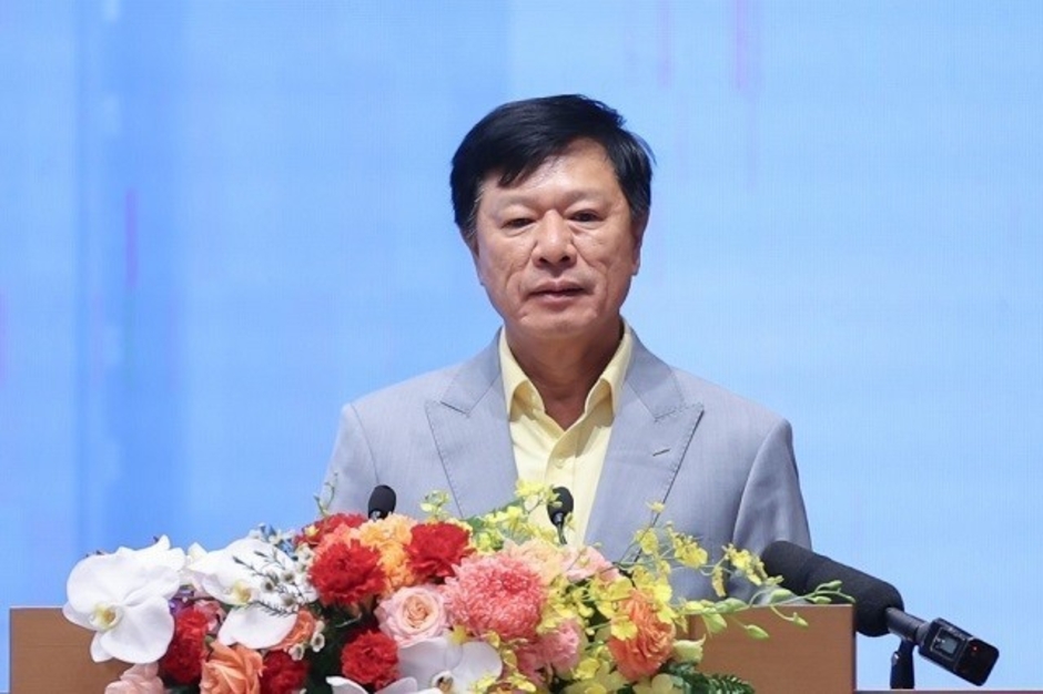 Từng lãi trăm tỷ, nay lợi nhuận “lẹt đẹt” vài tỷ đồng, cổ phiếu chưa bằng ly trà đá nhưng đại gia BĐS này vẫn đặt mục tiêu hoàn thành 40.000 căn NOXH Từng lãi trăm tỷ, nay lợi nhuận “lẹt đẹt” vài tỷ đồng, cổ phiếu chưa bằng ly trà đá nhưng đại gia BĐS này vẫn đặt mục tiêu hoàn thành 40.000 căn NOXH