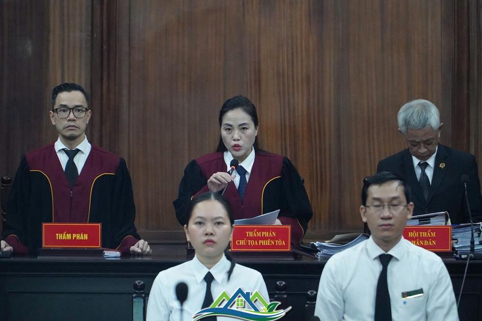 Tuyên phạt bị cáo Đinh Trường Chinh 13 năm tù, buộc nộp lại 970 tỷ đồng