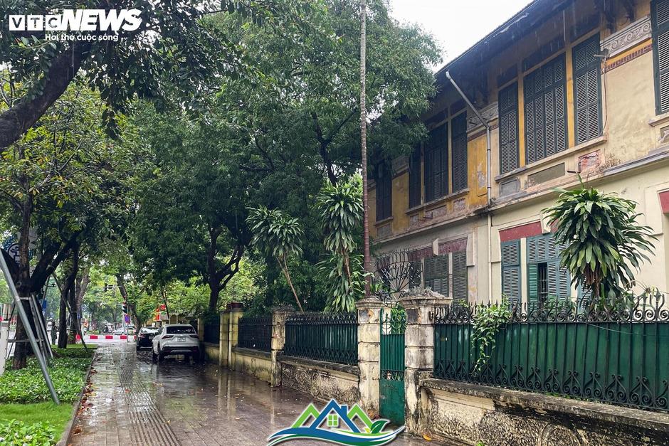 Vẻ đẹp trầm mặc của những biệt thự cổ giữa lòng Hà Nội Vẻ đẹp trầm mặc của những biệt thự cổ giữa lòng Hà Nội