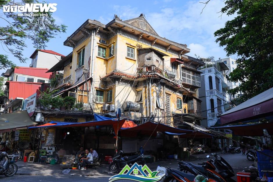 Vẻ đẹp trầm mặc của những biệt thự cổ giữa lòng Hà Nội Vẻ đẹp trầm mặc của những biệt thự cổ giữa lòng Hà Nội