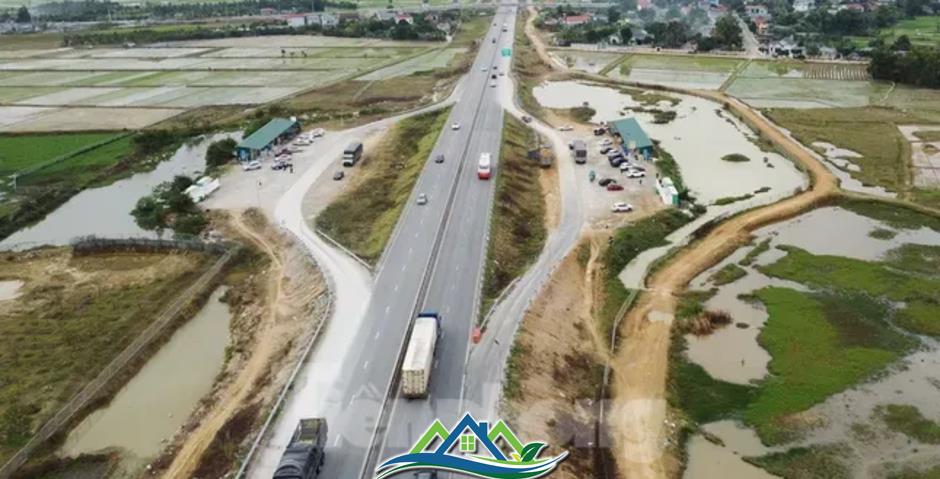 Vì sao các trạm dừng nghỉ trên cao tốc Bắc - Nam làm mãi không xong? Vì sao các trạm dừng nghỉ trên cao tốc Bắc - Nam làm mãi không xong?