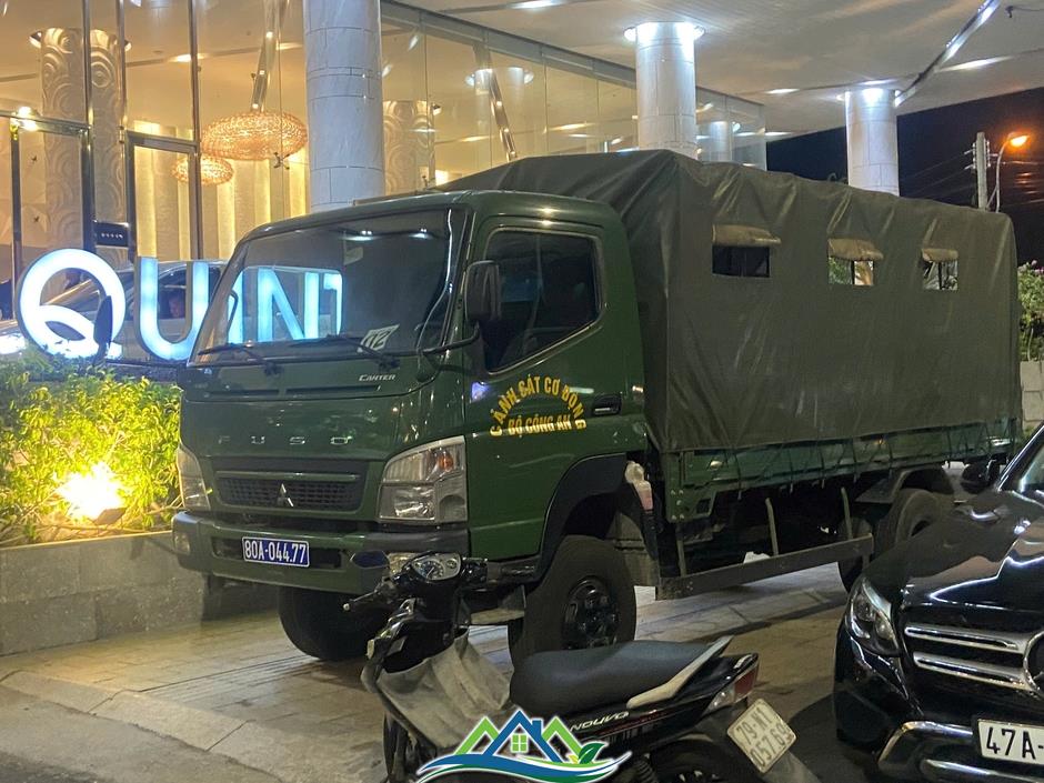 Vì sao cảnh sát phong tỏa khách sạn Quinter Nha Trang? Vì sao cảnh sát phong tỏa khách sạn Quinter Nha Trang?
