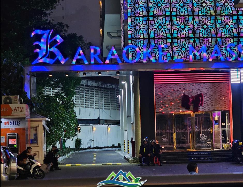 Vì sao cảnh sát phong tỏa khách sạn Quinter Nha Trang? Vì sao cảnh sát phong tỏa khách sạn Quinter Nha Trang?