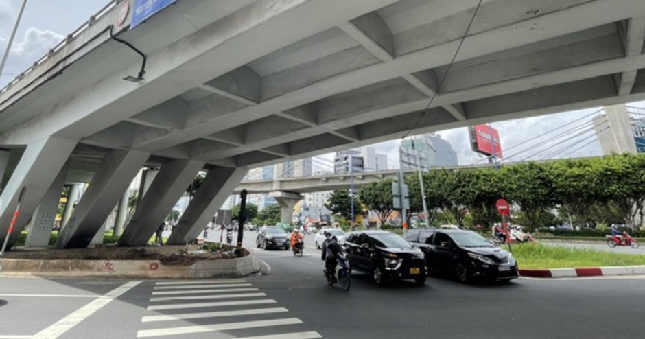 Vì sao TP HCM kiến nghị cho phép sử dụng không gian dưới dạ cầu phục vụ mục đích công cộng?