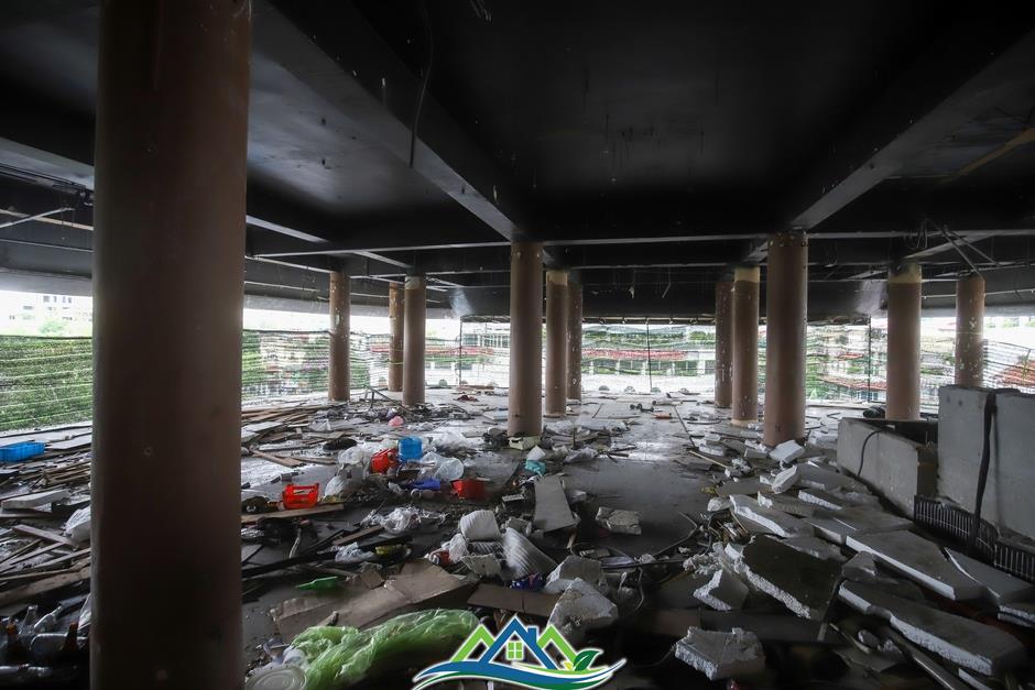 VIDEO: Quây rào, phá dỡ tòa nhà VIDEO: Quây rào, phá dỡ tòa nhà