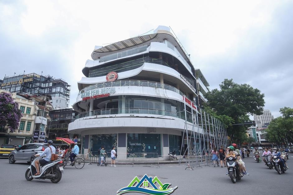 VIDEO: Quây rào, phá dỡ tòa nhà VIDEO: Quây rào, phá dỡ tòa nhà