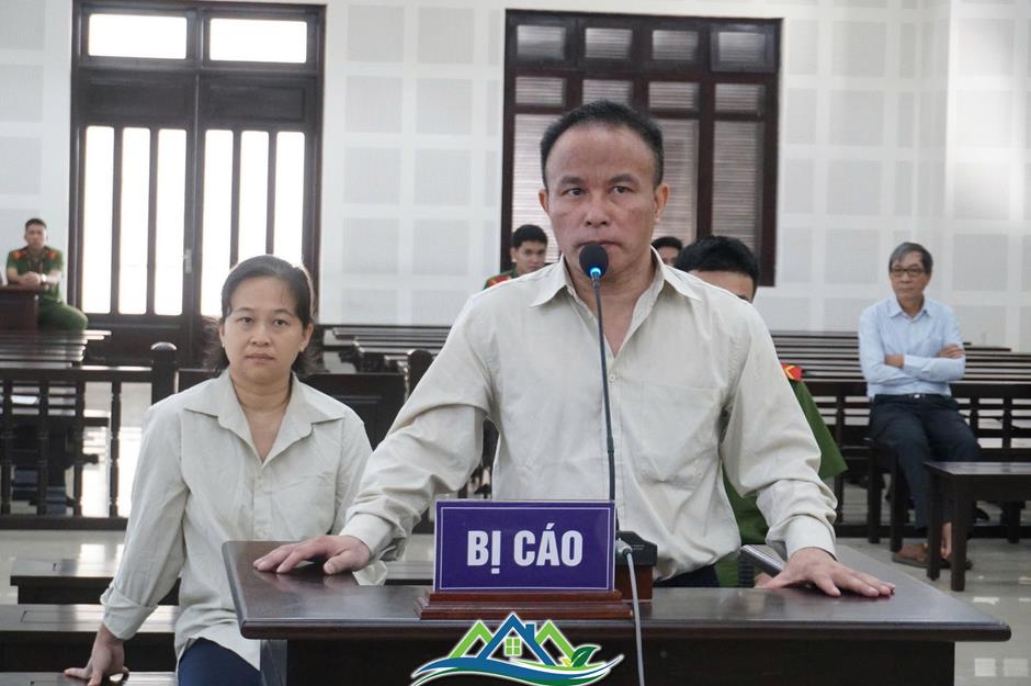 Vụ chiếm đoạt 5 lô đất của cựu lãnh đạo Đà Nẵng, cảnh báo rủi ro khi nhờ đứng tên mua đất Vụ chiếm đoạt 5 lô đất của cựu lãnh đạo Đà Nẵng, cảnh báo rủi ro khi nhờ đứng tên mua đất