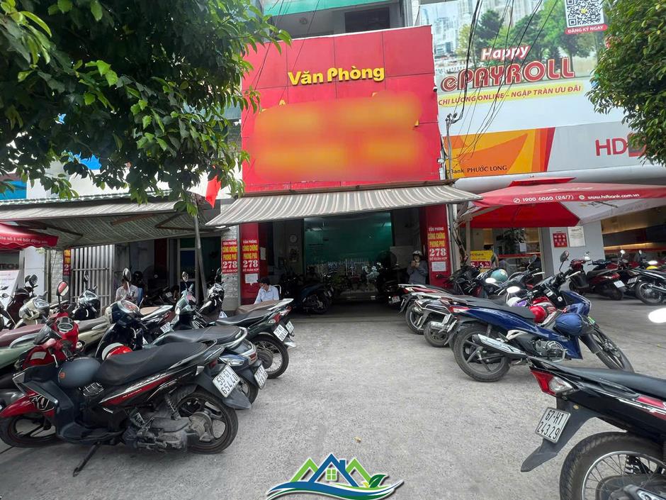 Xếp hàng từ sáng đến chiều mới được giải quyết hồ sơ, đất nền phía Nam chưa hạ nhiệt Xếp hàng từ sáng đến chiều mới được giải quyết hồ sơ, đất nền phía Nam chưa hạ nhiệt